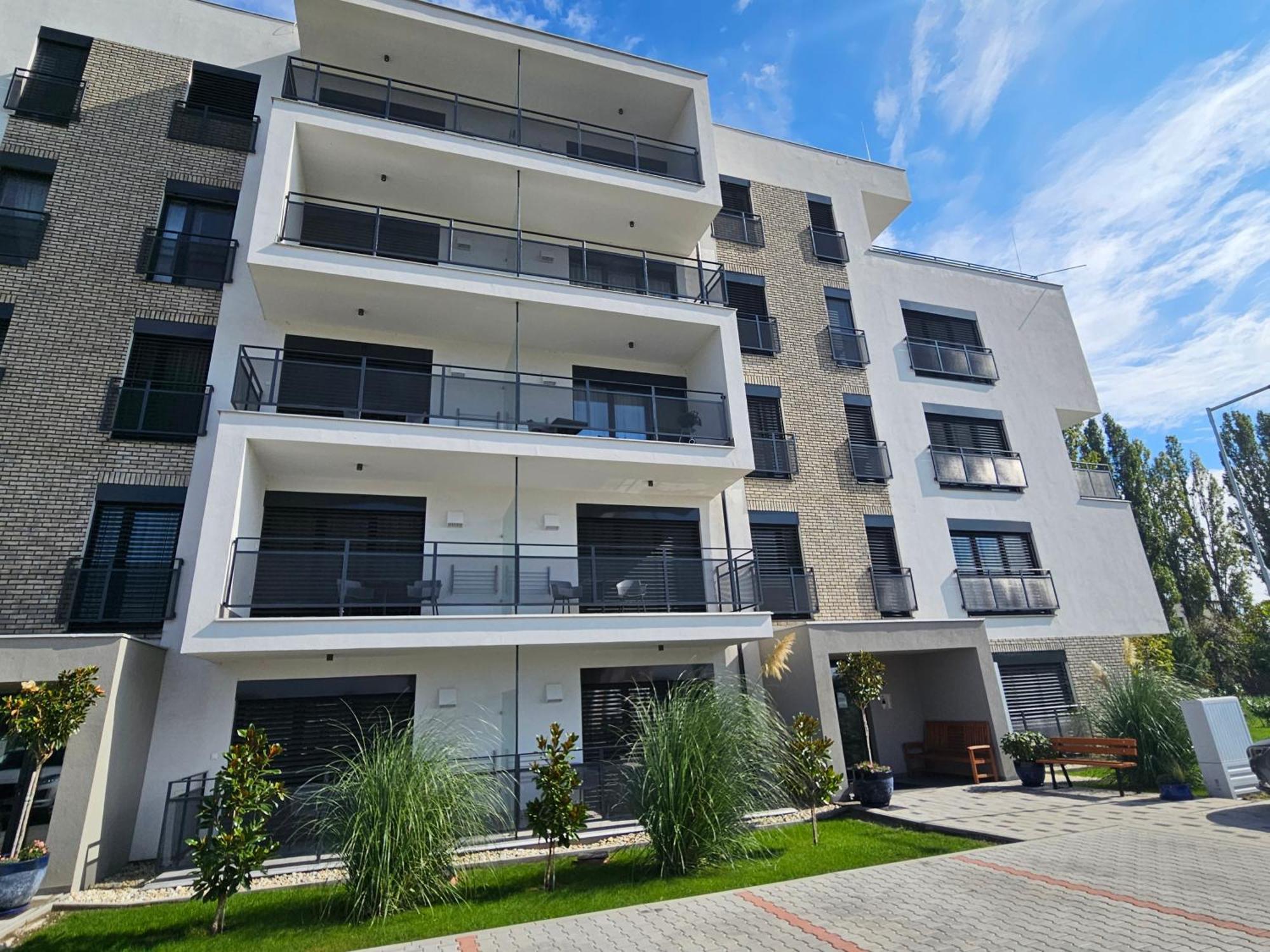 Dunajská Streda Harmonia Riva Apartman B11 מראה חיצוני תמונה