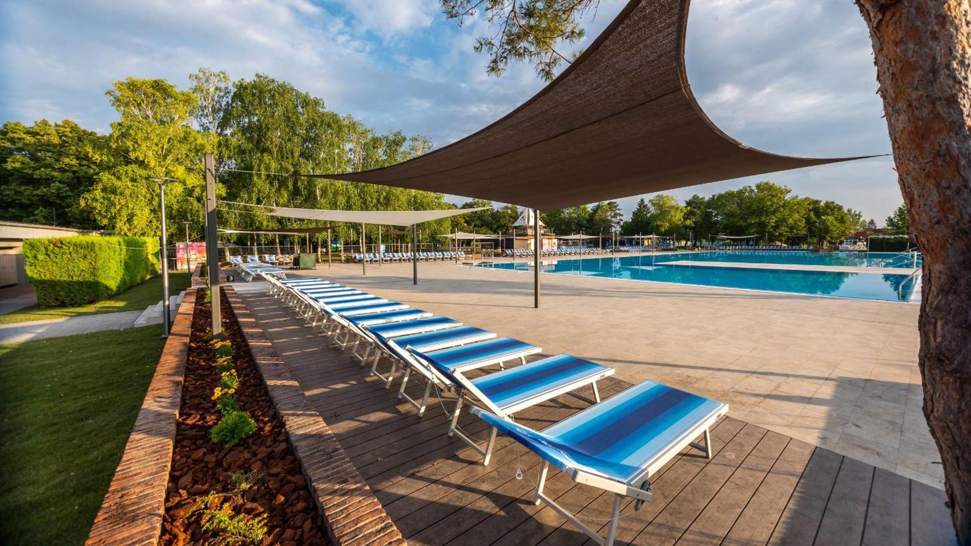 Dunajská Streda Harmonia Riva Apartman B11 מראה חיצוני תמונה